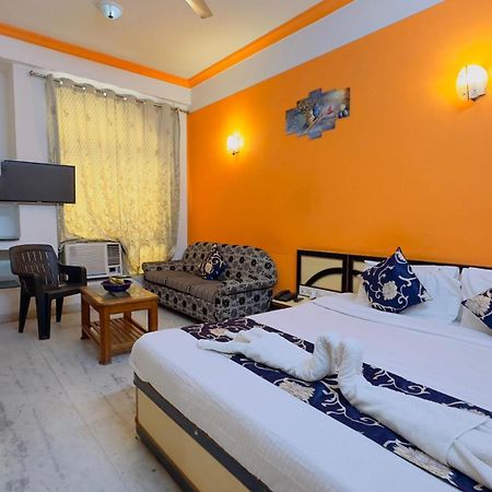 Hotel Indore Palace - Feel At Home Ширди Экстерьер фото