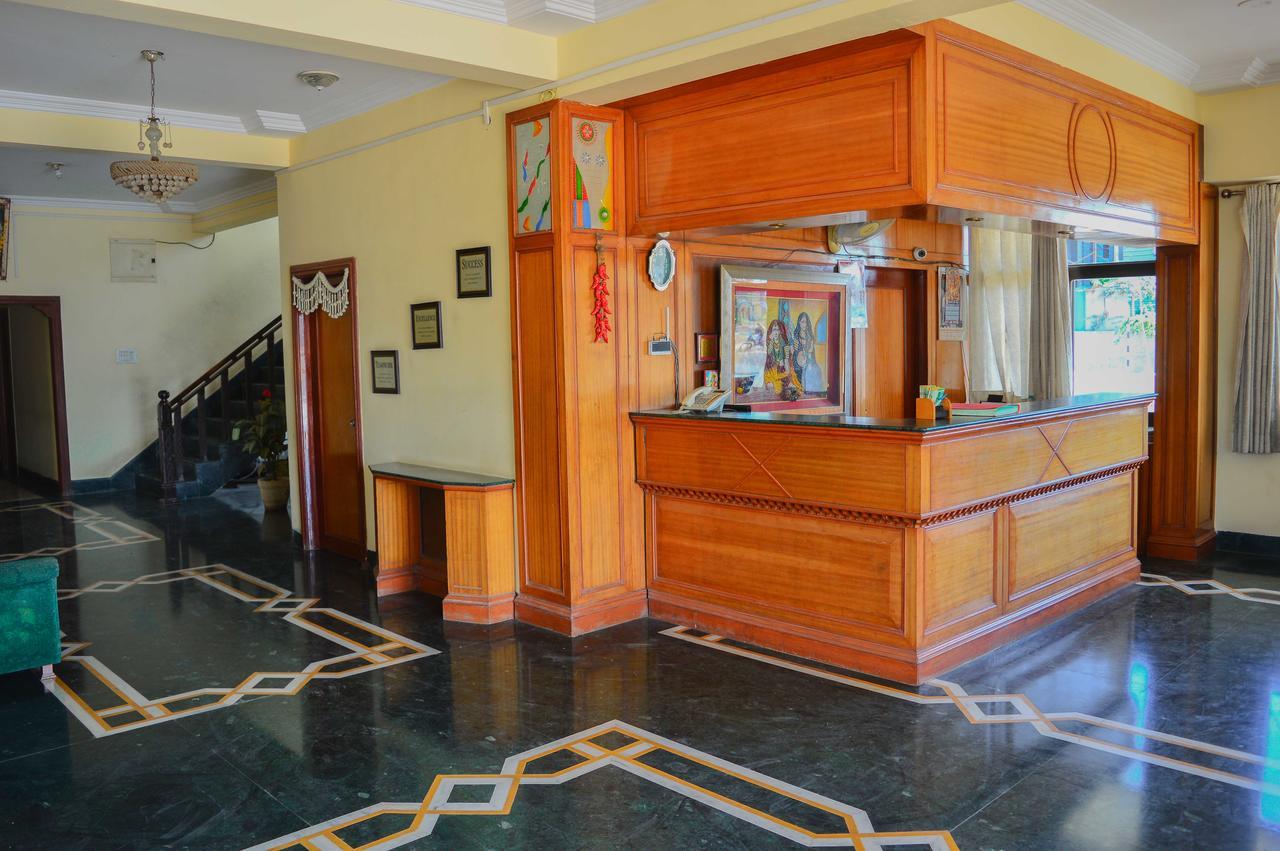 Hotel Indore Palace - Feel At Home Ширди Экстерьер фото
